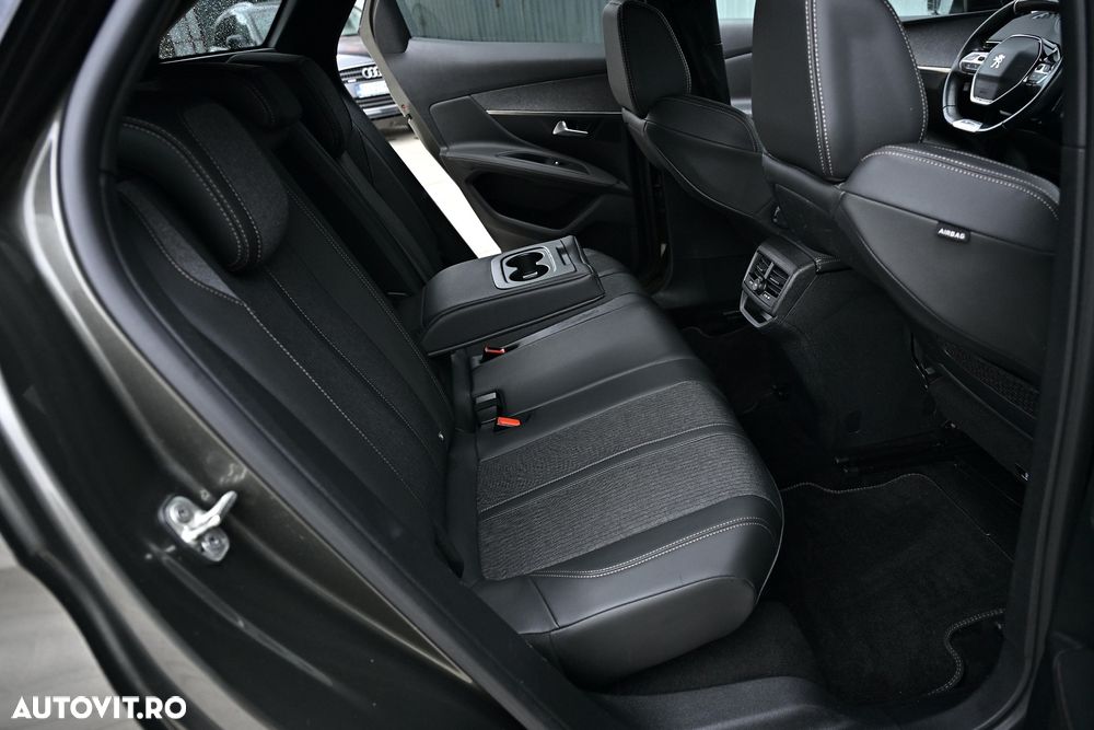 Peugeot 3008 1.2 PureTech 130 EAT8 GT - 16