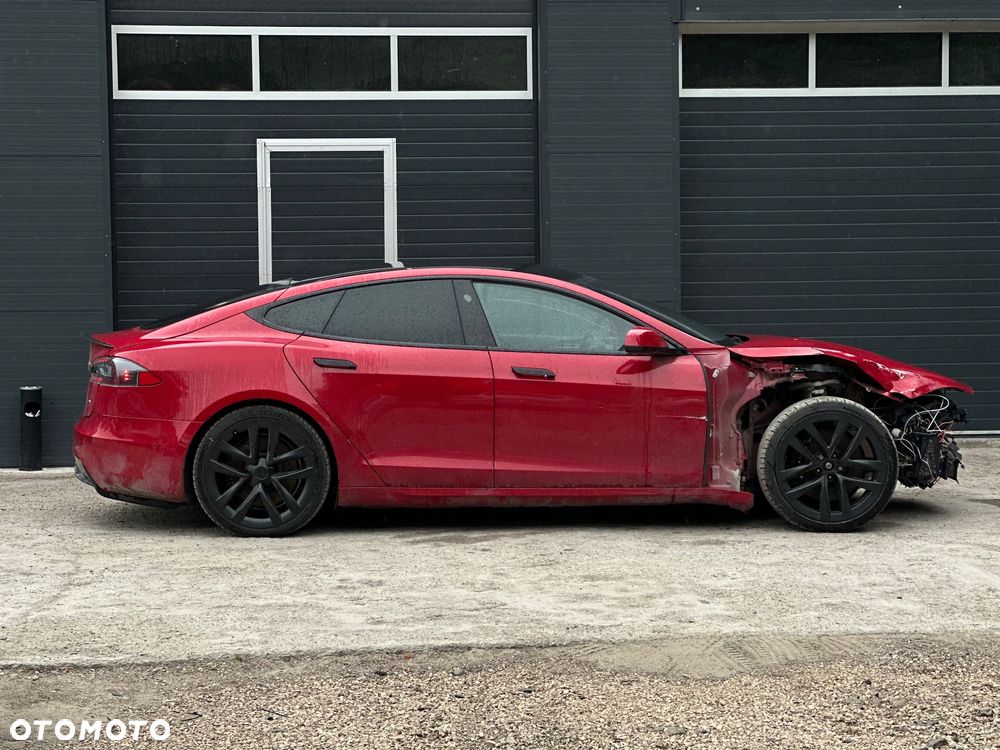 Tesla Model S - 1