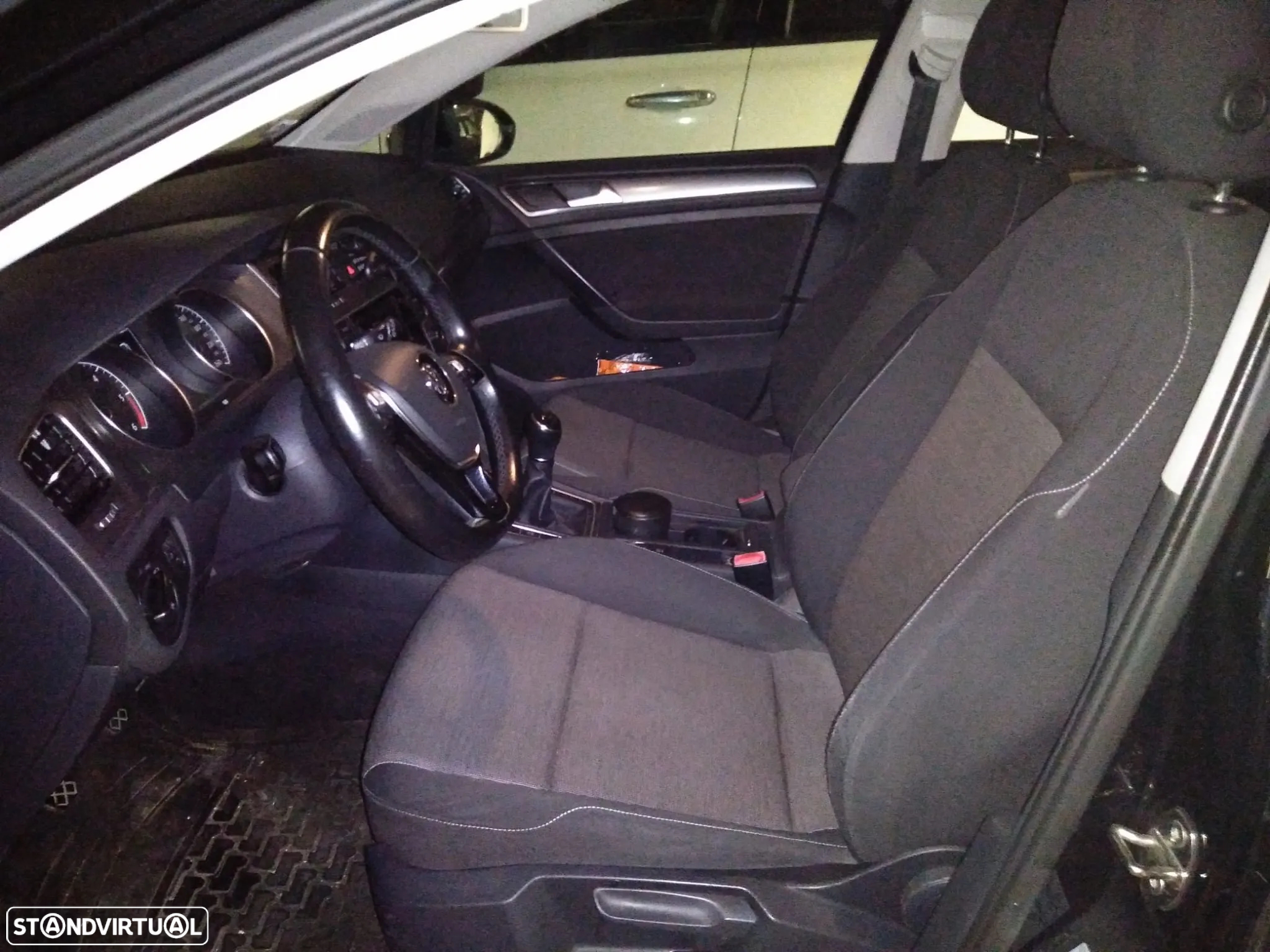 VW Golf 1.6 TDi BlueMotion Confortline - 8