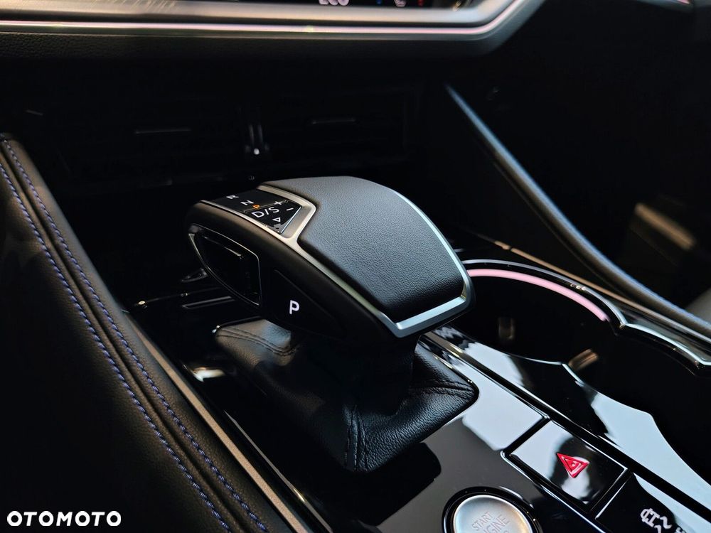 Volkswagen Touareg - 22