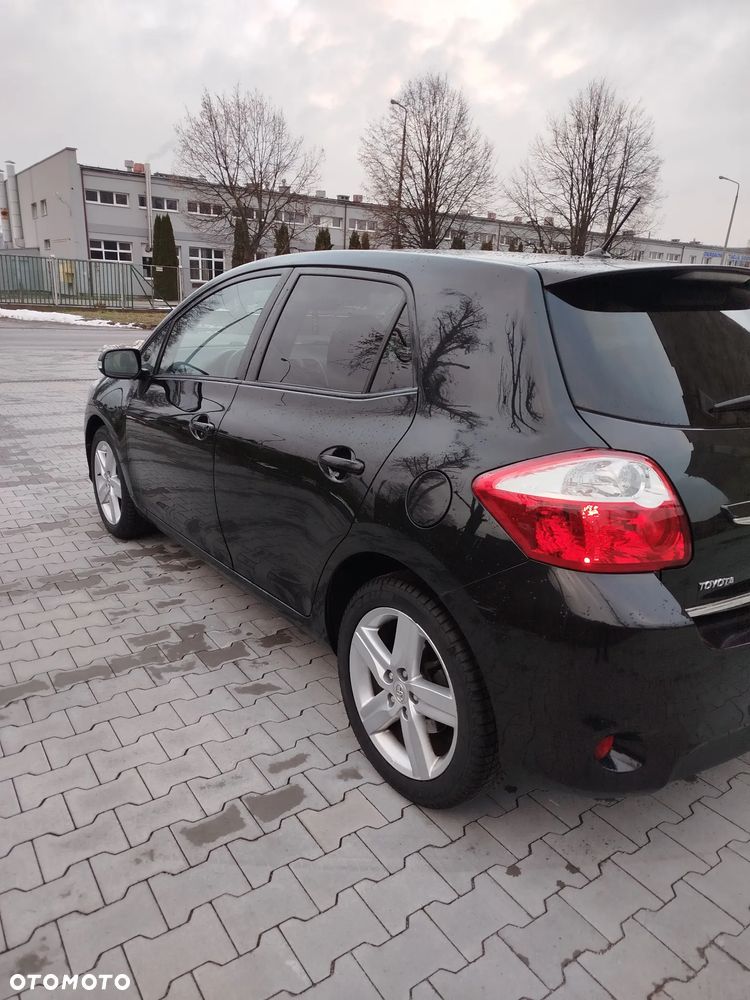 Toyota Auris 2.0 D-4D - 2