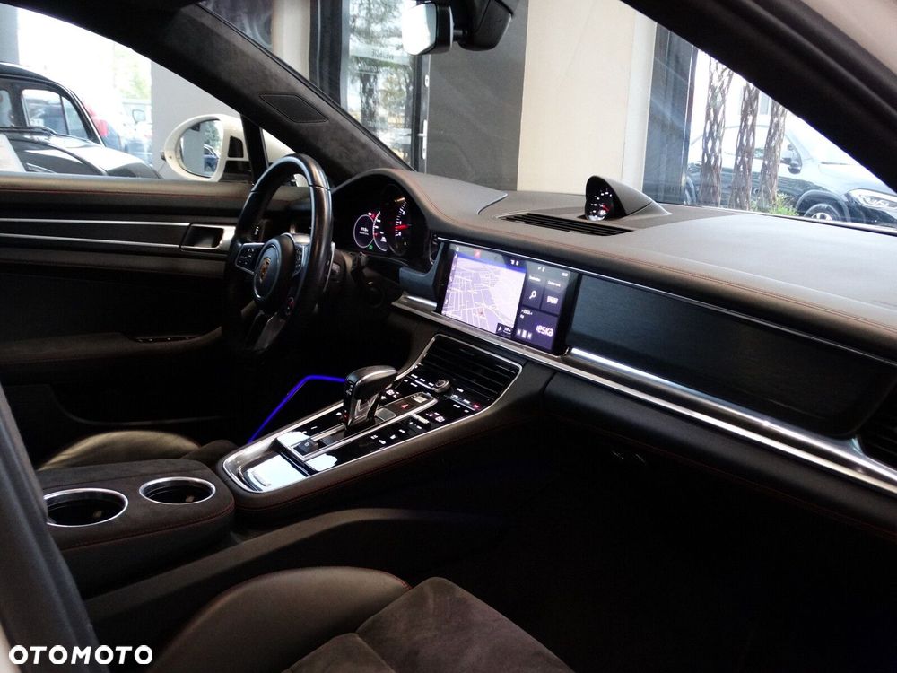 Porsche Panamera - 34