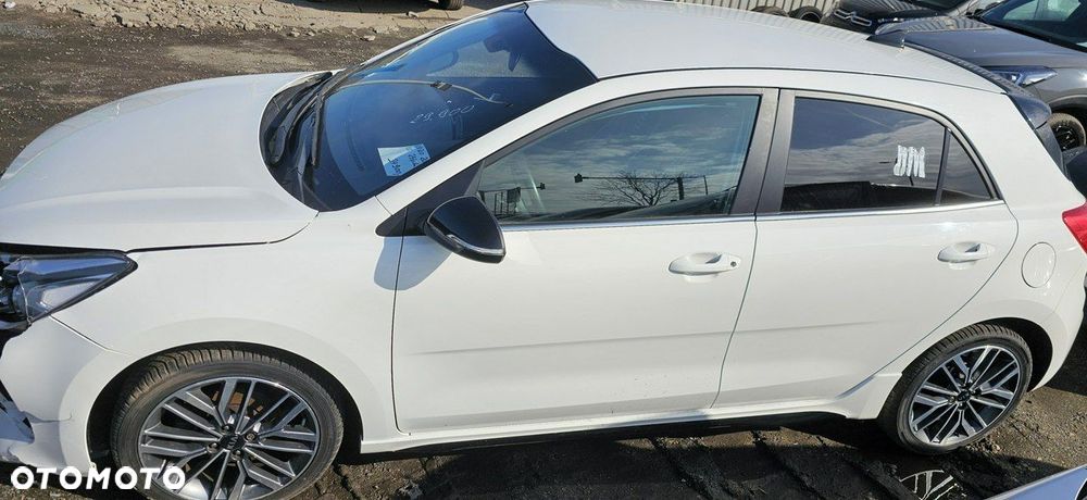 Kia Rio - 7