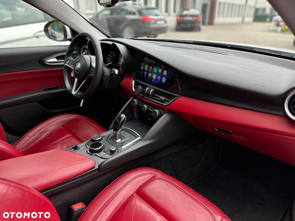 Alfa Romeo Giulia 2.0 Turbo Veloce - 21