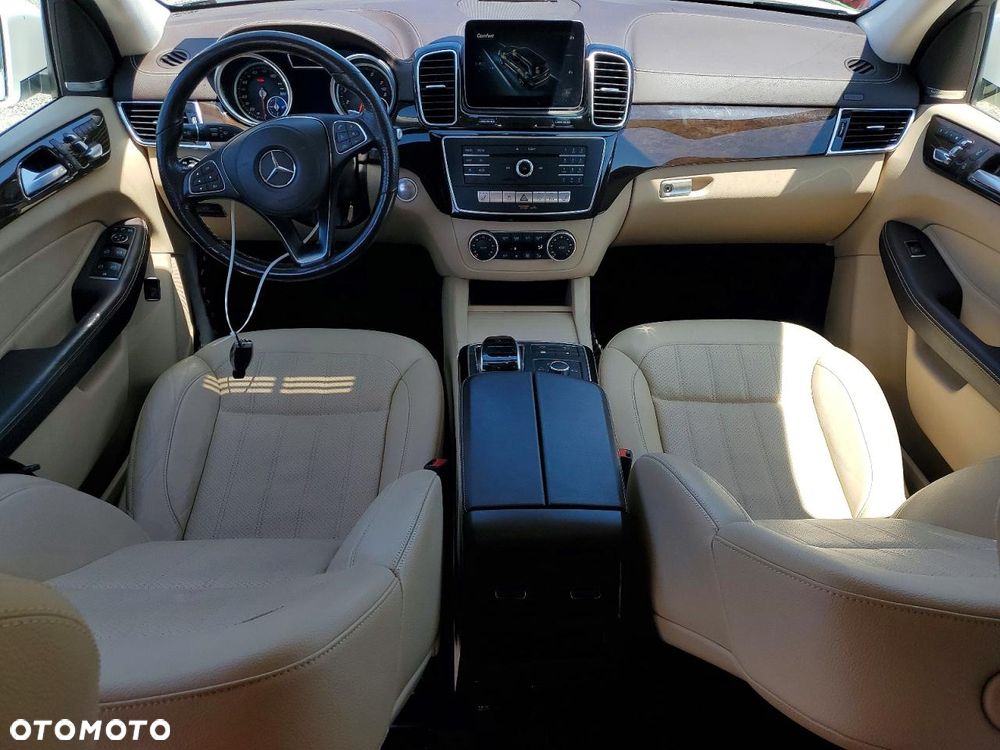 Mercedes-Benz GLS - 8
