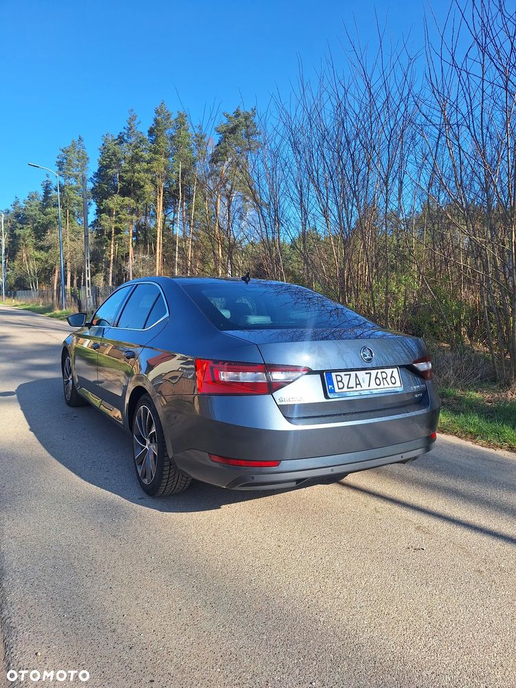 Skoda Superb 2.0 TDI 4x4 L&K DSG - 5
