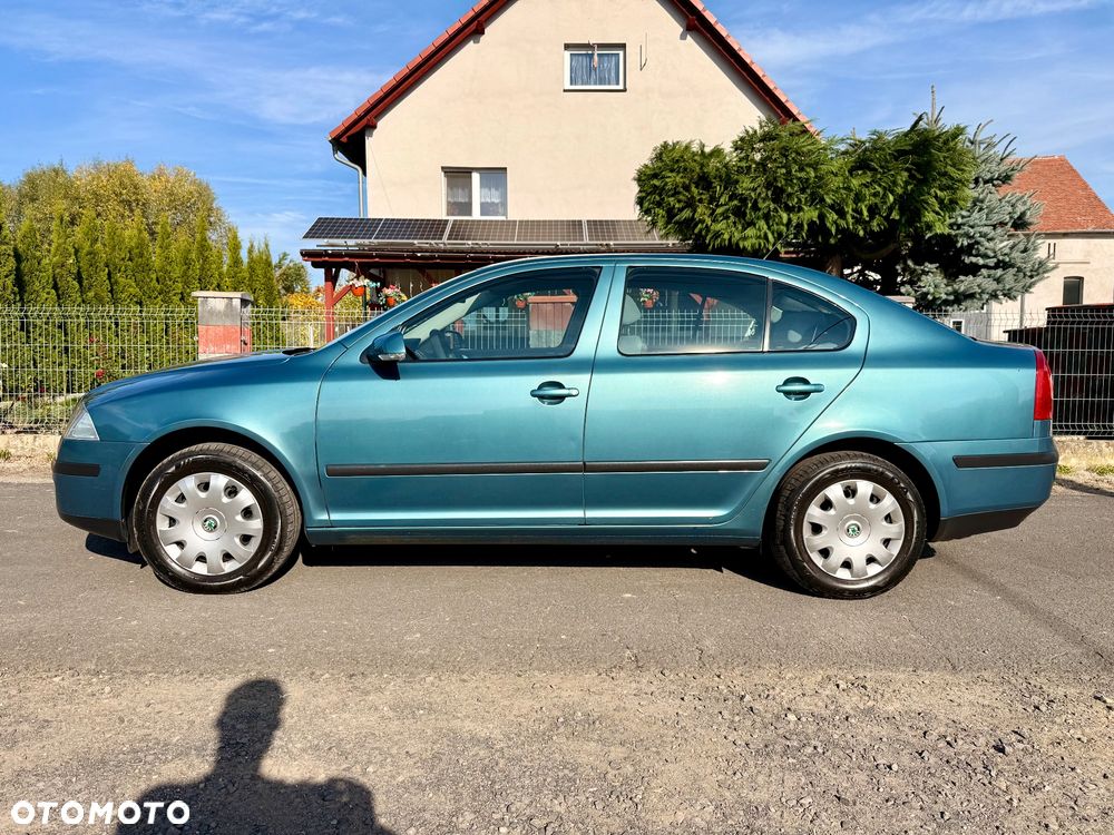 Skoda Octavia 1.6 Ambiente - 6