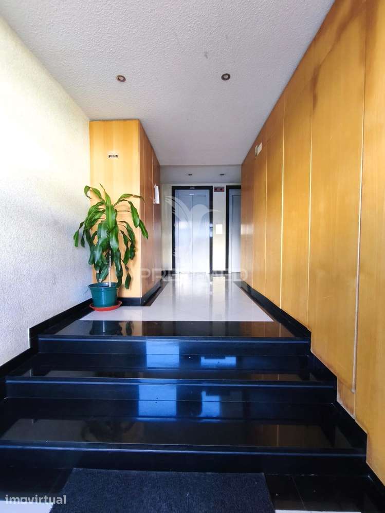 Apt T3 com 131 m², Varandas e Arrecadação | Avenida Via Láctea, nº... - Grande imagem: 2/25