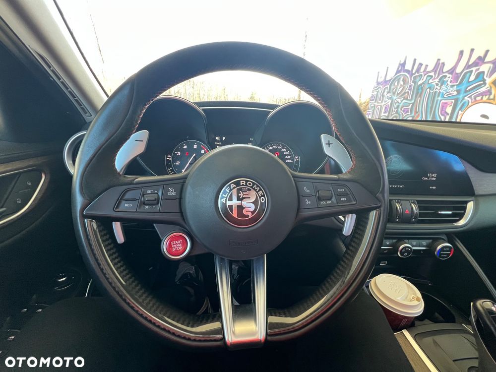 Alfa Romeo Giulia 2.0 Turbo 16V AT8 Veloce Ti - 19
