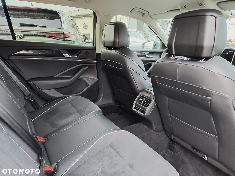 Volkswagen Passat - 25