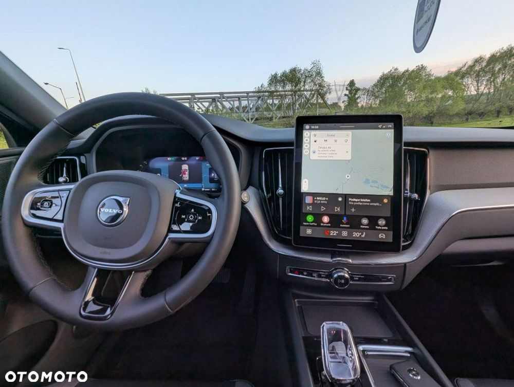 Volvo XC 60 B5 B AWD Plus Dark - 15