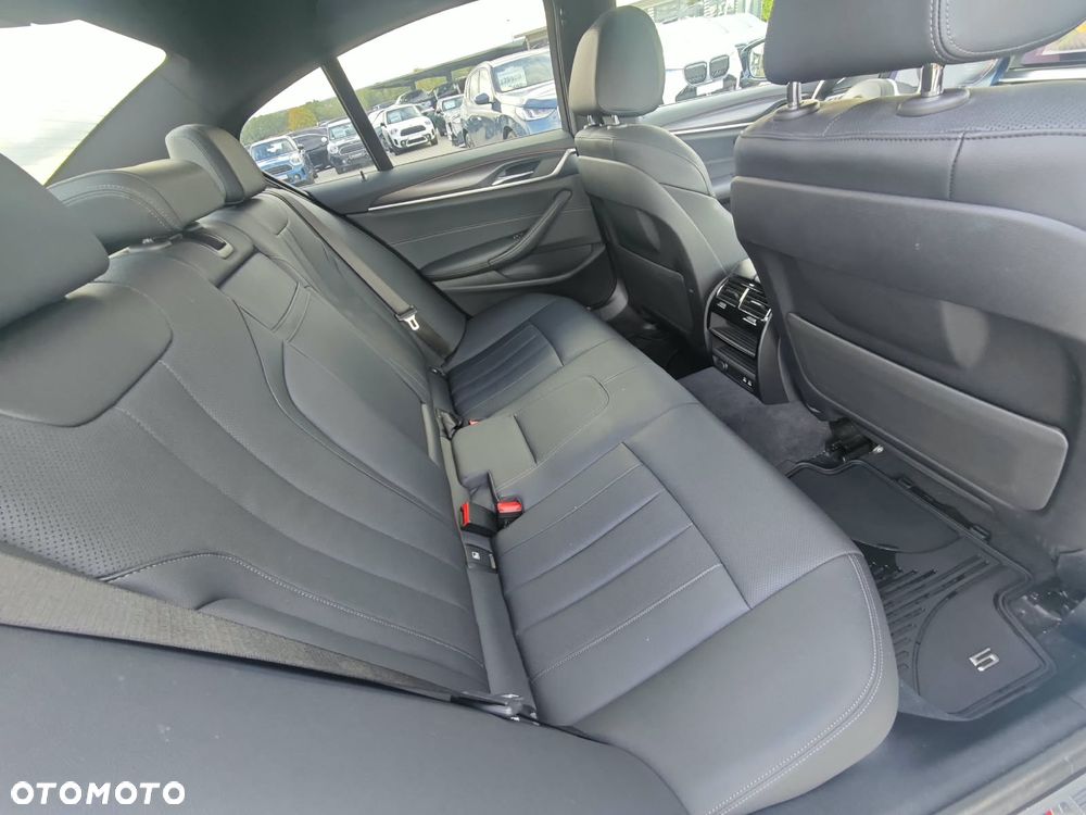 BMW Seria 5 520d xDrive M Sport sport - 16