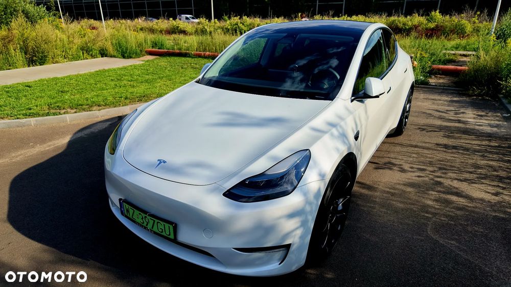 Tesla Model Y - 2