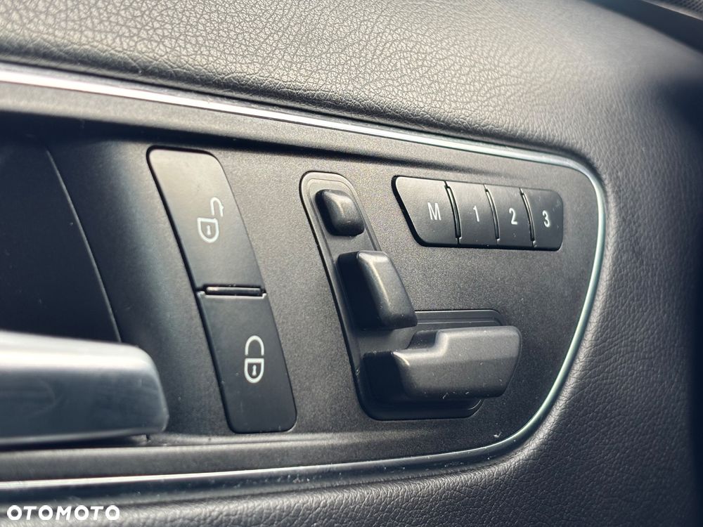 Mercedes-Benz GLA 250 4Matic 7G-DCT UrbanStyle Edition - 27