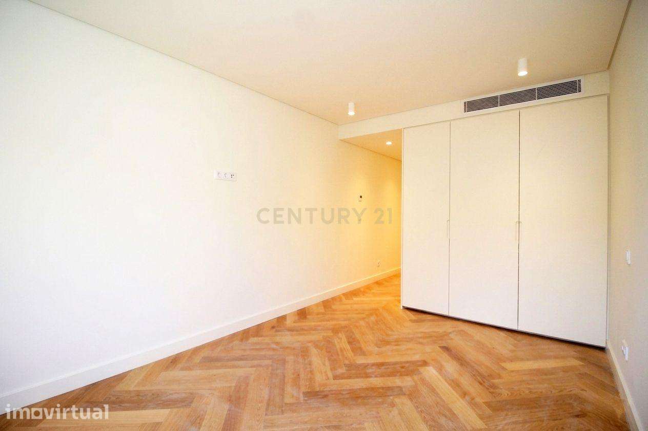 T3 com varanda em condominio com Jardim e Ginásio - Grande imagem: 4/26