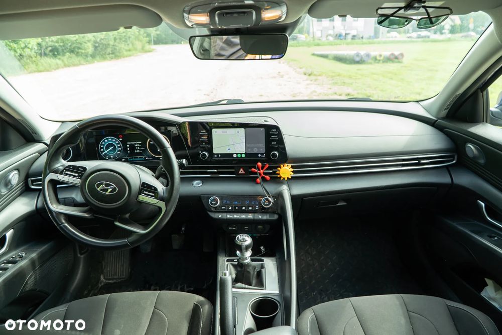 Hyundai Elantra 1.6 Executive - 13
