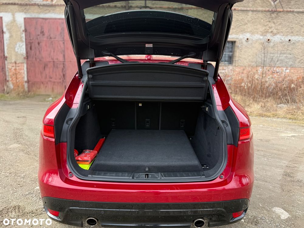 Jaguar F-Pace 3.0 V6 AWD R-Sport - 12