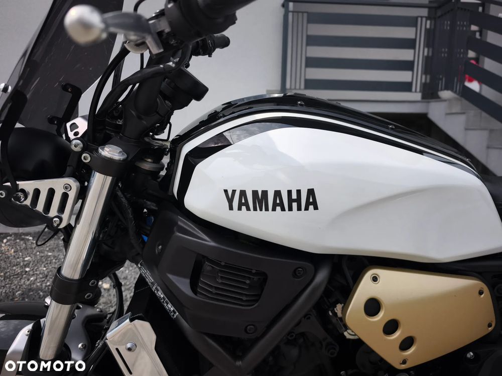 Yamaha XSR - 8