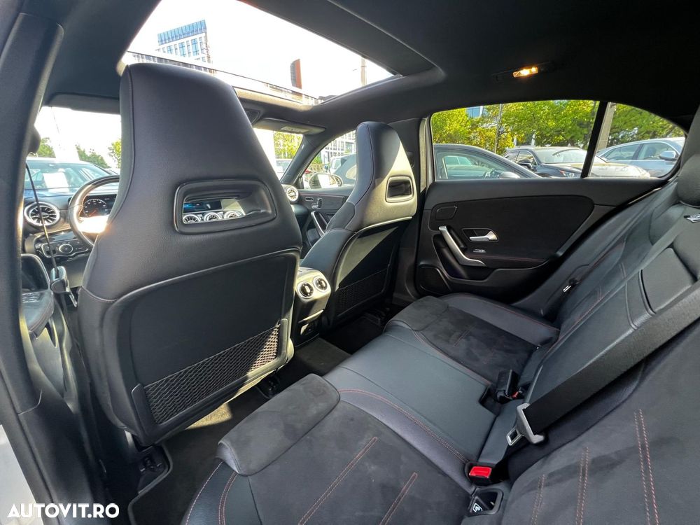 Mercedes-Benz A - 12