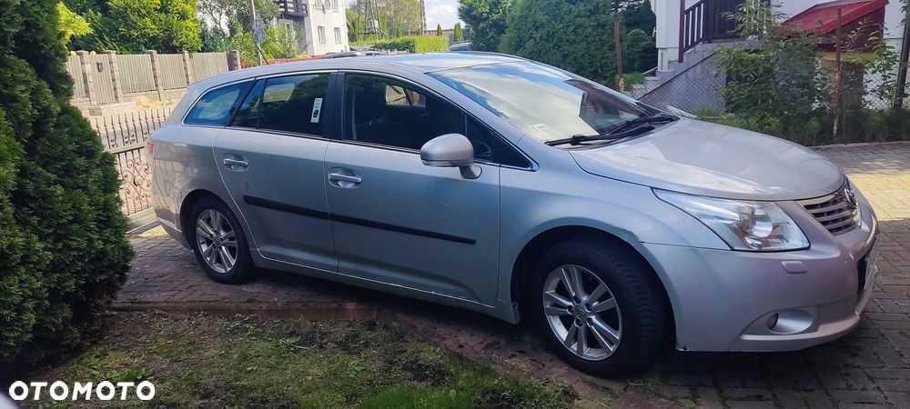 Toyota Avensis - 4