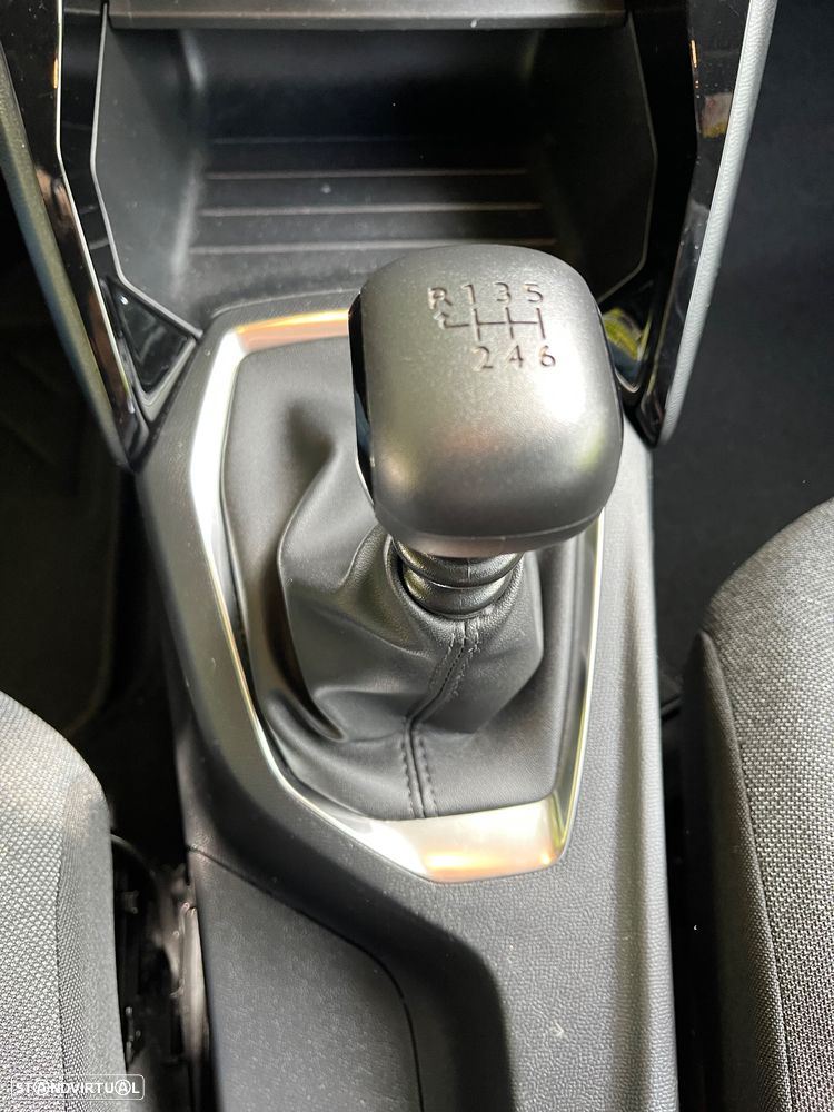 Peugeot 2008 1.2 PureTech Active Pack - 15
