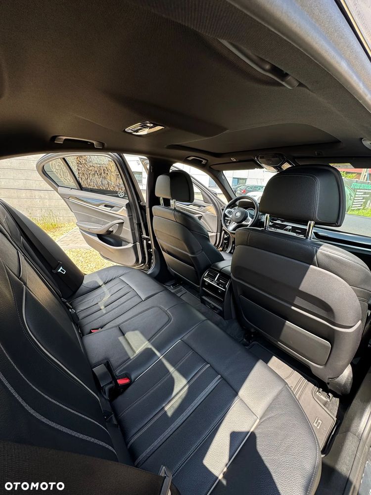 BMW Seria 5 530d xDrive Luxury Line - 18