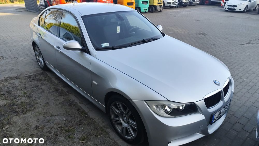 BMW Seria 3 320i - 3