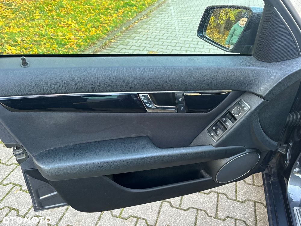 Mercedes-Benz Klasa C 180 T BlueEFFICIENCY 7G-TRONIC - 10