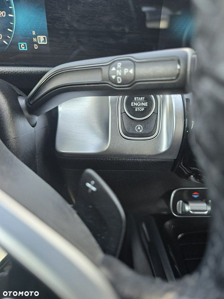 Mercedes-Benz GLB - 28