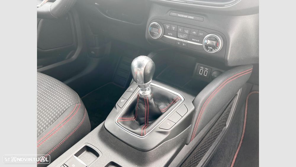 Ford Kuga 1.5 EcoBoost ST-Line - 22