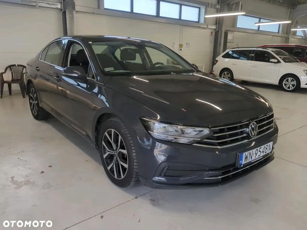 Volkswagen Passat 2.0 TDI EVO Business DSG - 2