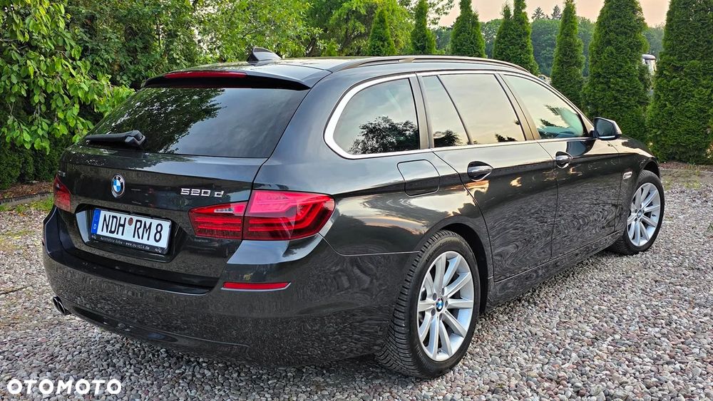 BMW Seria 5 520d xDrive - 11