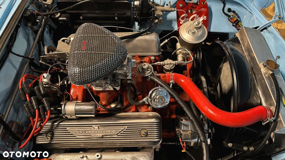 Ford Thunderbird - 24