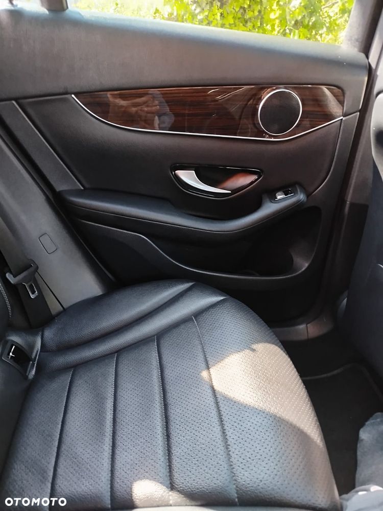 Mercedes-Benz GLC - 27