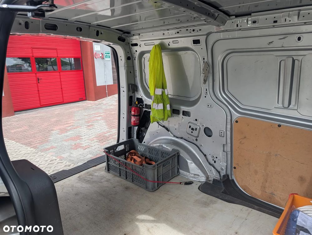 Ford Transit Connect - 18