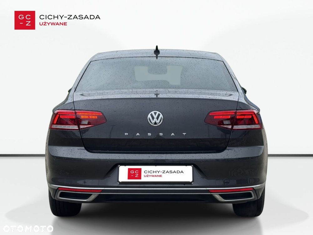 Volkswagen Passat 2.0 TSI Elegance DSG - 4