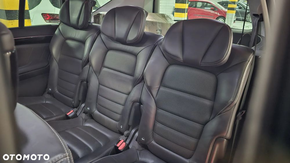 Renault Espace 1.6 dCi Energy Initiale Paris EDC 7os - 26