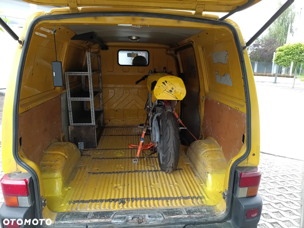 Volkswagen Transporter - 2