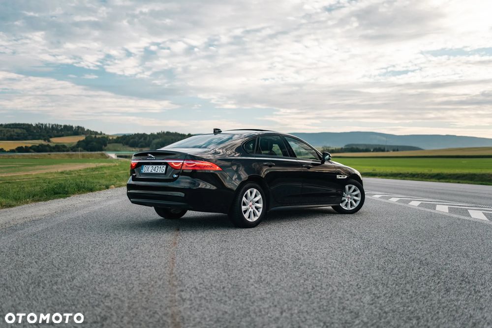 Jaguar XF E-Performance R-Sport - 2