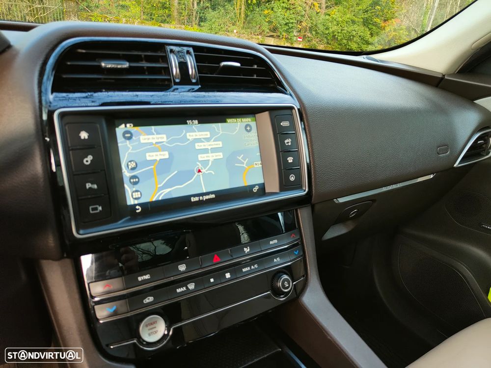 Jaguar F-Pace 2.0 i4D Prestige Aut. - 11