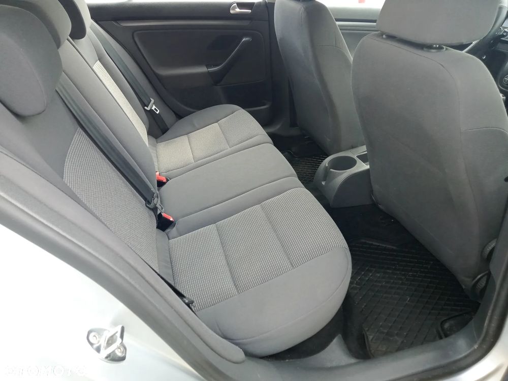 Volkswagen Golf 1.9 TDI DPF Trendline BlueMotion - 7