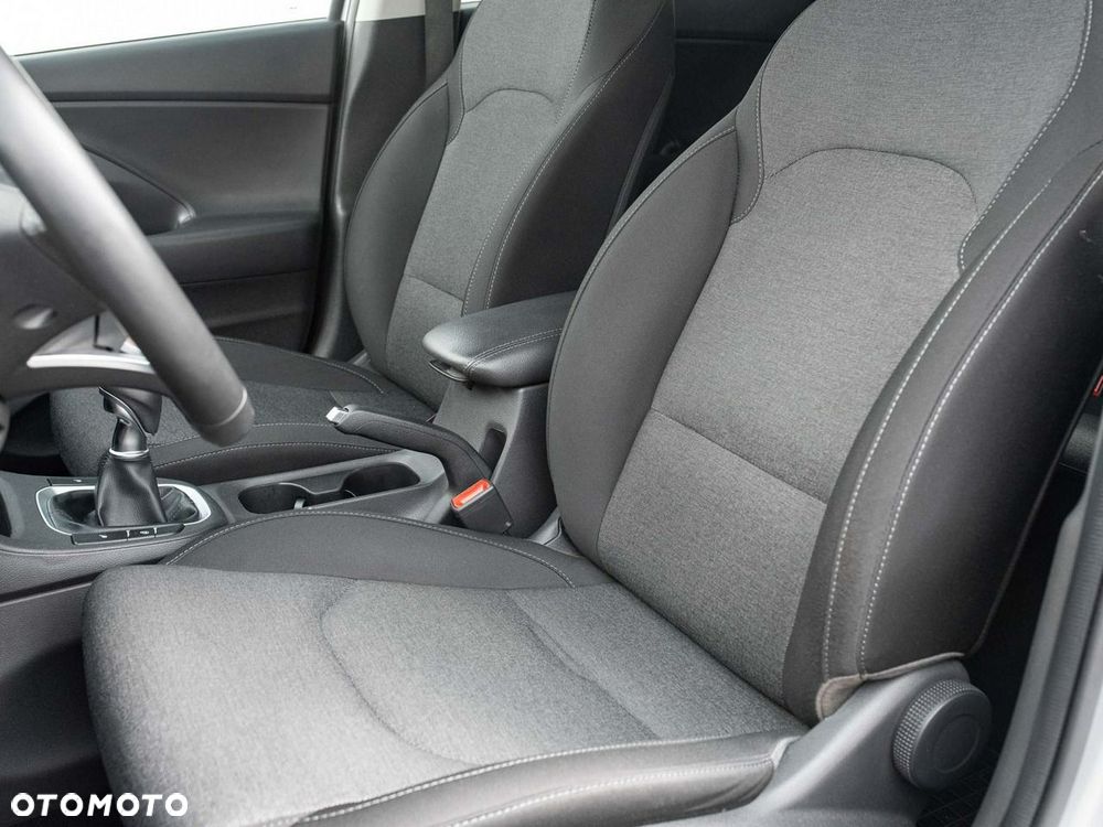 Hyundai i30 1.5 DPI Smart - 13