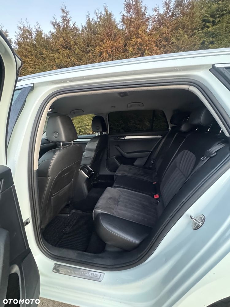 Skoda Superb 2.0 TSI 4x4 DSG SportLine - 14