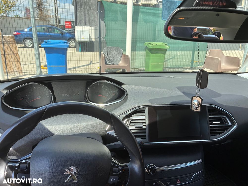 Peugeot 308 1.2 L PureTech Access - 5