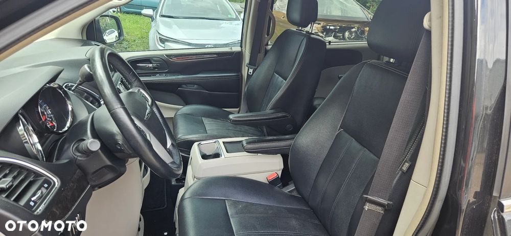 Chrysler Town & Country 3.6 Touring - 10