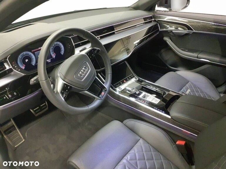 Audi A8 - 3