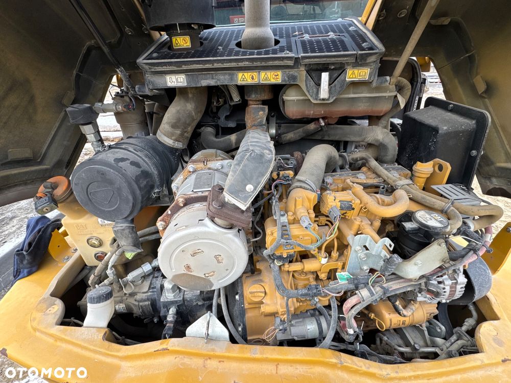 Caterpillar 908 M - 4