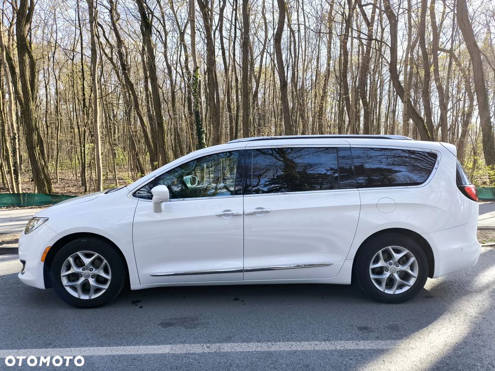 Chrysler Pacifica - 6