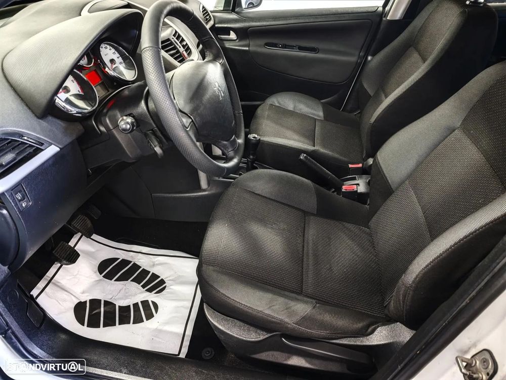 Peugeot 207 1.4 HDi Urban - 19