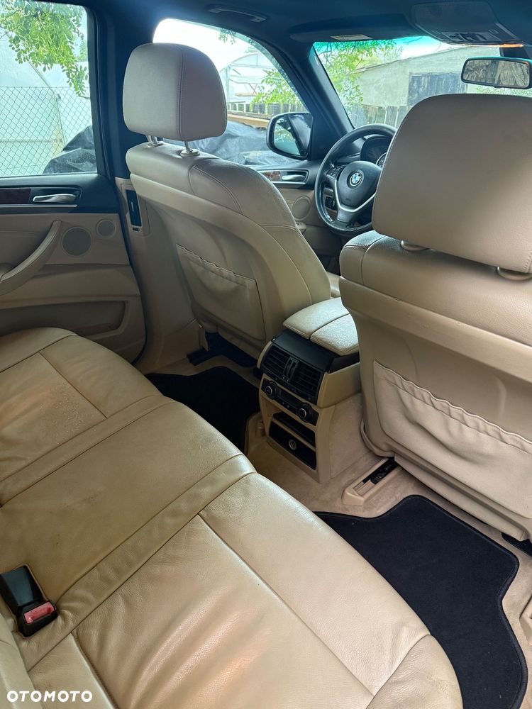 BMW X5 xDrive48i - 6